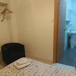 River בית הארחה 2*