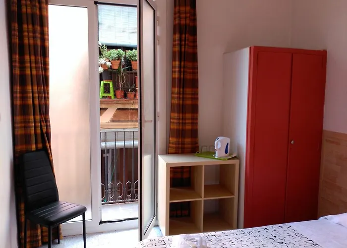 ホスタル リバー 2* バルセロナ