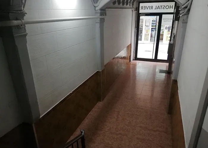 ホスタル リバー 2*