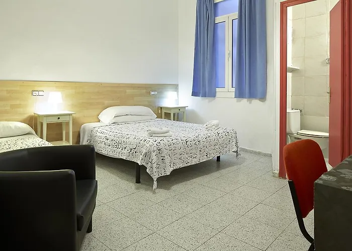 ゲストハウス ホスタル リバー 2*