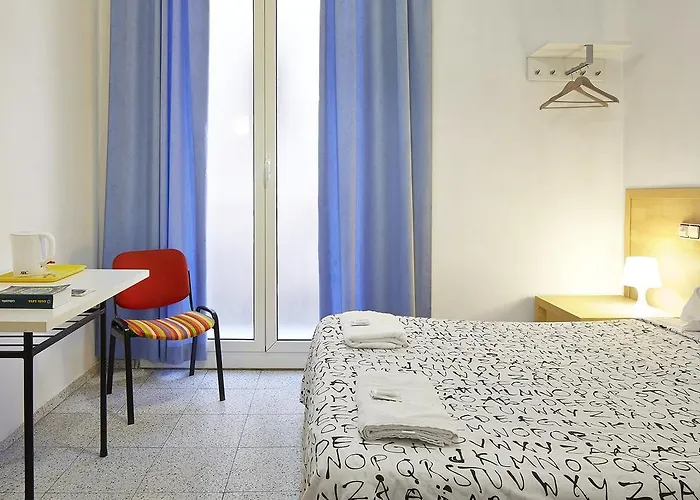 ホスタル リバー