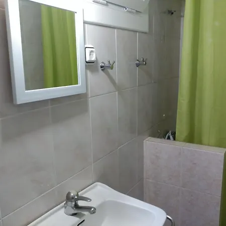 River Πανσιόν