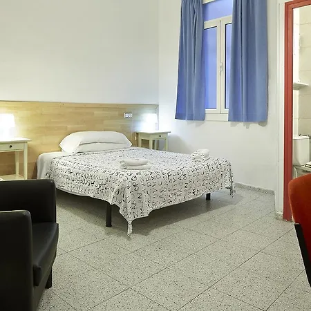 Πανσιόν River 2*