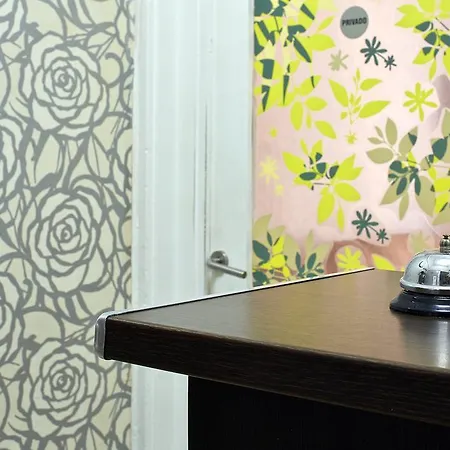 Πανσιόν River 2*