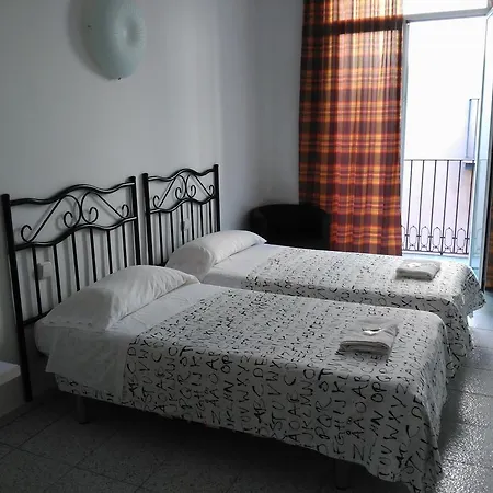 River Πανσιόν 2*