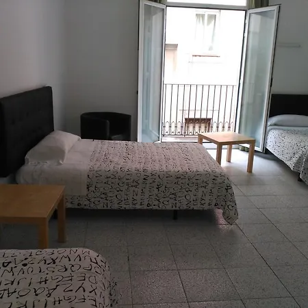 Πανσιόν River 2*