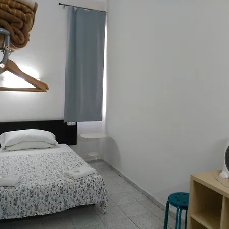 River Πανσιόν Βαρκελώνη